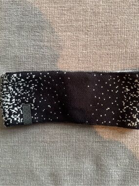 Ivivva Black and White Knit Headband with Speckled Pattern